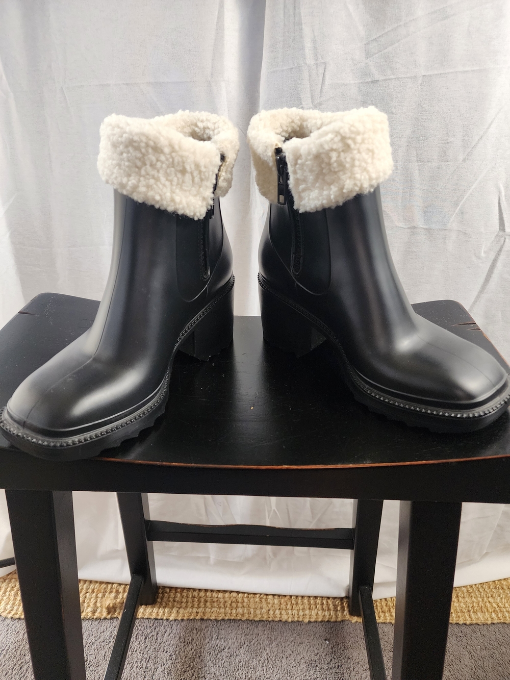INC International Concepts Black Heeled Ankle Boots with Cream Shearling Cuff 6M